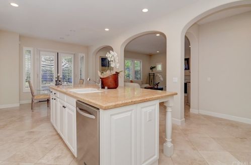 22 Tree Clover, Irvine CA  92618-8800 exterior