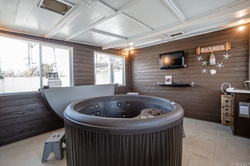 2863 Bridgeport Ave, Anaheim CA  92804-2047 exterior