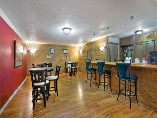 5250 Cherry Creek South Dr, Denver CO  80246-2704 exterior