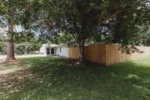 800 Morgan St, Angleton TX 77515-4722 exterior