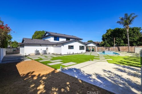 11872 Gladstone Dr, Santa Ana CA  92705-2938 exterior
