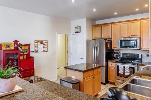 6654 Rome St, Aurora CO 80016-6023 exterior