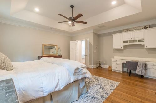 1648 Beacon Hill Blvd, Atlanta GA  30329-2556 exterior