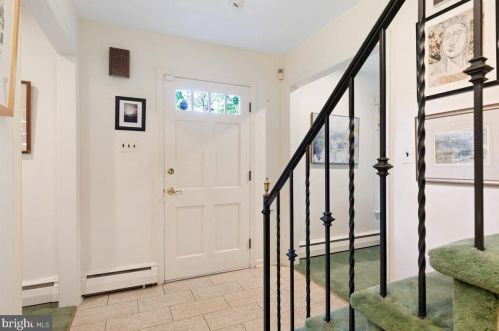 84 Mason Dr, Princeton NJ  08540-5408 exterior