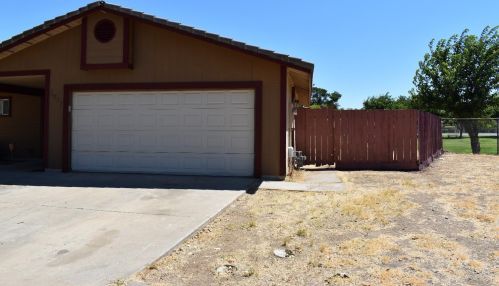 1817 Amber Ct, Merced, CA 95341-5561