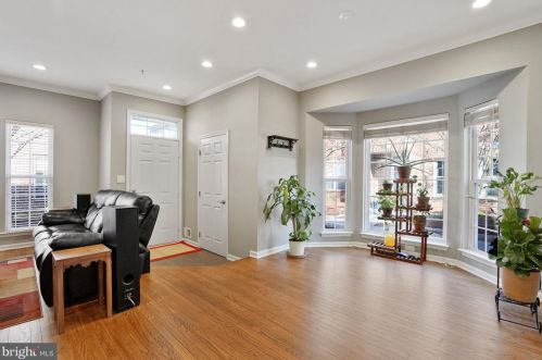 6125 Madison Crest Ct, Falls Church, VA 22041-3654