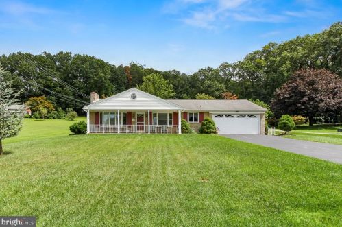 41 Woodside Dr, York, PA 17402-5058