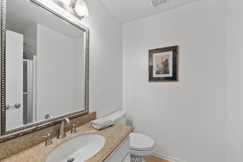 6750 Charing St, Simi Valley CA 93063-3926 exterior