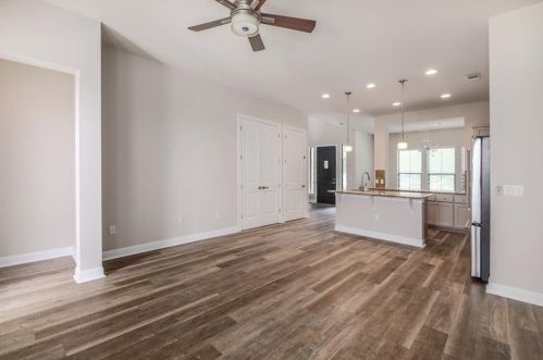 4516 Berkman Dr, Austin TX  78723-1217 exterior