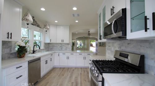 1020 Hickory St, Santa Ana CA  92701-6004 exterior