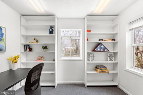 1626 Oakview Dr, Silver Spring MD 20903-2243 exterior