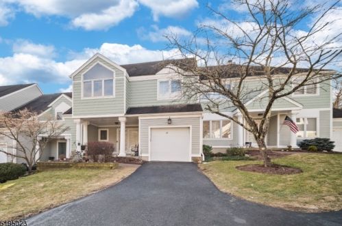 67 Manor Sq, Sparta, NJ 07871-2731