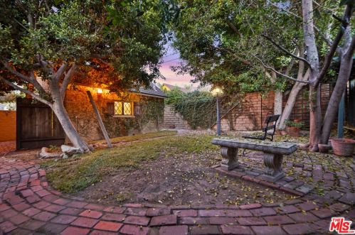 1212 Cedar St, Glendale CA  91207-1427 exterior