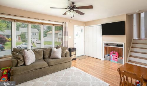 14 Winding Way, Trenton NJ 08620-2628 exterior