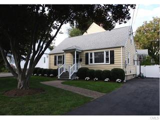 30 Crown Ave, Norwalk, CT 06854-2644