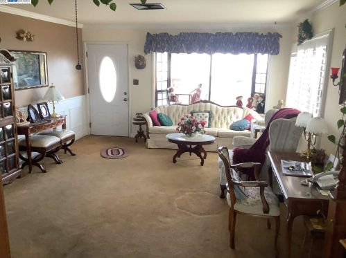 2232 Camino Dolores, Hayward, CA 94546-3906