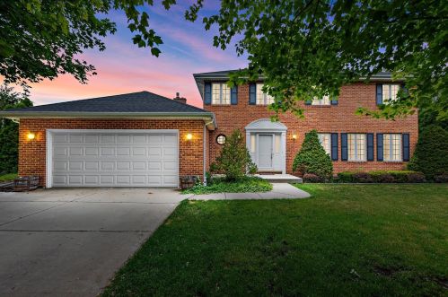 713 Mart Ct, Palatine, IL 60067-2360