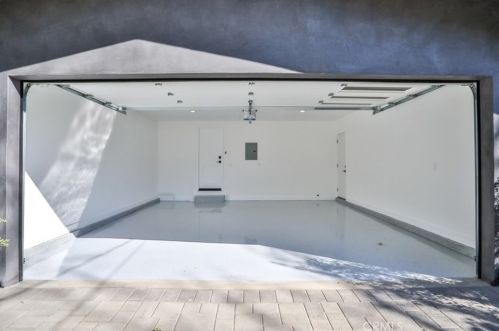 5810 Mammoth Ave, Van Nuys CA  91401-4419 exterior