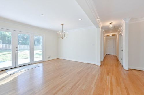 5830 Hilderbrand Dr, Atlanta GA  30328-4155 exterior
