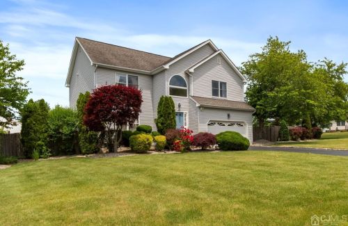 45 Oakland Rd, Old Bridge, NJ 08857-2784