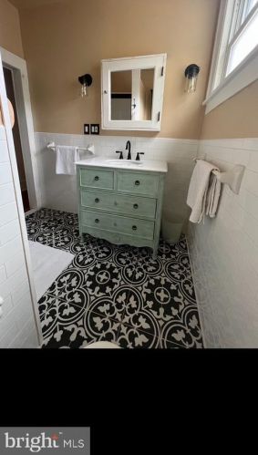 725 Amherst Rd, Camden NJ 08106-1203 exterior