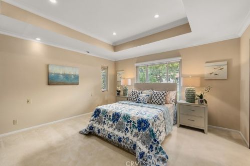 1430 Greenbriar Rd, Glendale CA  91207-1053 exterior