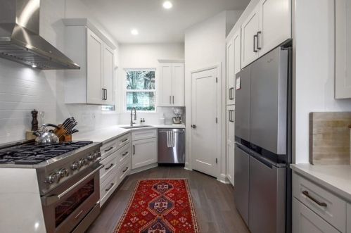 6615 Candle Ridge Cv, Austin TX  78731-2850 exterior