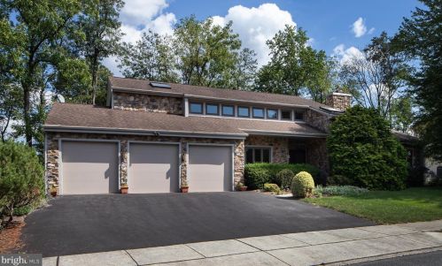 2442 Bayberry Dr, Harrisburg, PA 17112-6013