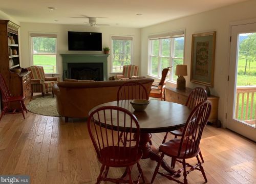 3822 Carrington Rd, Delaplane, VA 20144-2009