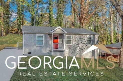 300 Banberry Dr, Atlanta GA  30315-8404 exterior