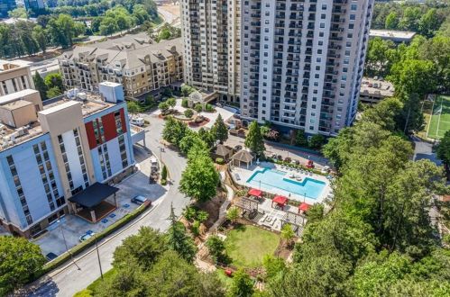 795 Hammond Dr, Atlanta GA  30328-5517 exterior