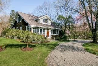 124 Chestnut Hill Rd, Norwalk, CT 06851-1911