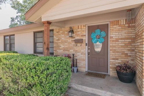 4617 Vance Rd, Fort Worth, TX 76180-8157