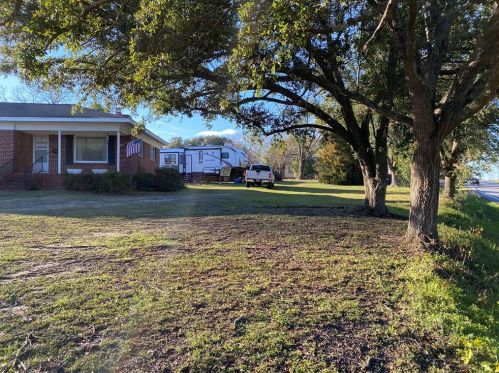 32 Georgia Ave, Barnwell, SC 29812-1405