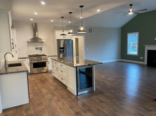310 Sachem Rd, North Kingstown, RI 02852-2147