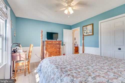 1942 Fairview Dr, Berkeley Springs WV  25411-3219 exterior