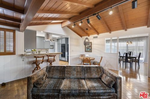 1520 Harle Pl, Anaheim CA  92802-2510 exterior