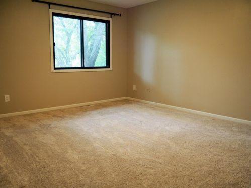 5993 Dellwood Ave, Saint Paul MN  55126-8453 exterior