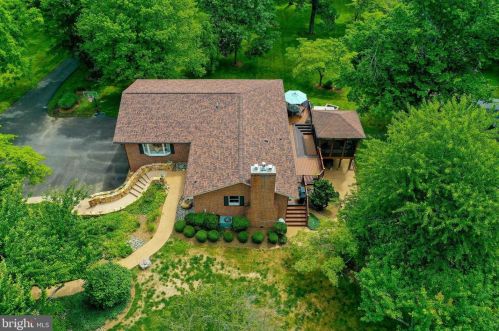 6613 Briarcroft St, Clifton, VA 20124-1211