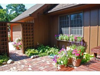 3765 Elrene Rd, Saint Paul, MN 55123-1242