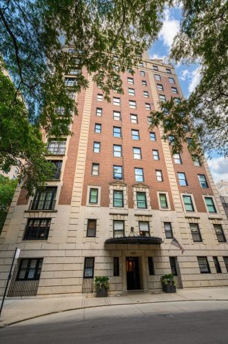 1325 Astor St, Chicago IL  60610-2364 exterior