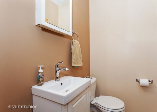 116 Edgehill Dr, Lemont IL  60440-2805 exterior