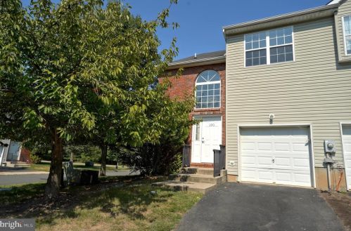 100 Violet St, Trenton, NJ 08638-5915