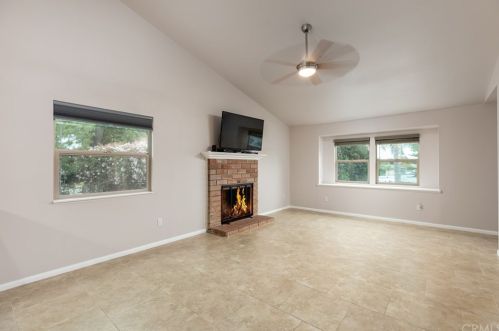 8205 Tamarind Ln, Riverside CA  92509-5179 exterior