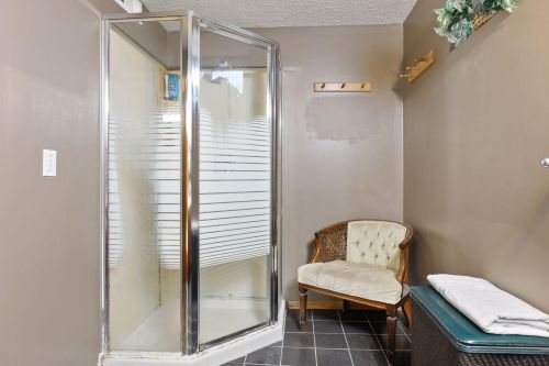 1122 Albemarle St, Saint Paul MN  55117-4415 exterior