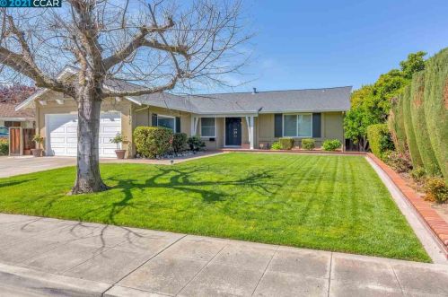 1136 Arlington Rd, Livermore, CA 94551-1829