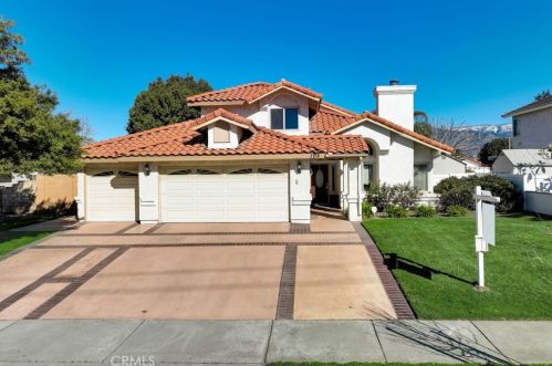 105 Pioneer Ave, Redlands, CA 92374-1702