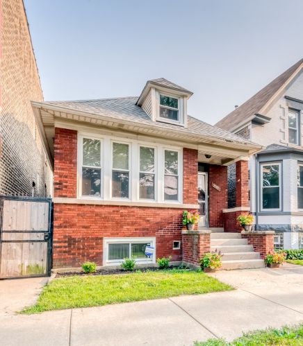 2509 Superior St, Chicago, IL 60612-1108