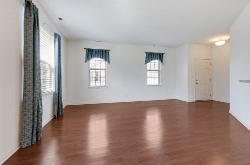 1604 Hannah Ln, Pingree Grove, IL 60140-5416