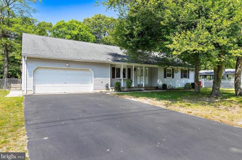 12 Robin Ave, Berkeley Township, NJ 08721-2626
